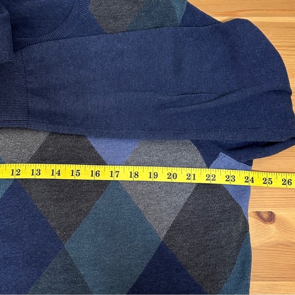 Van Heusen | Men’s Grey and Blue Argyle Long Sleeve Sweater | Checkered Crewneck - Picture 8 of 9